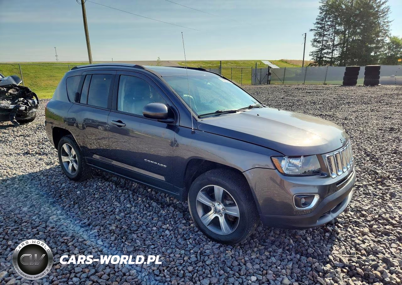 2017 Jeep Compass Latitude VIN:1C4NJCEB9HD199584 - 4