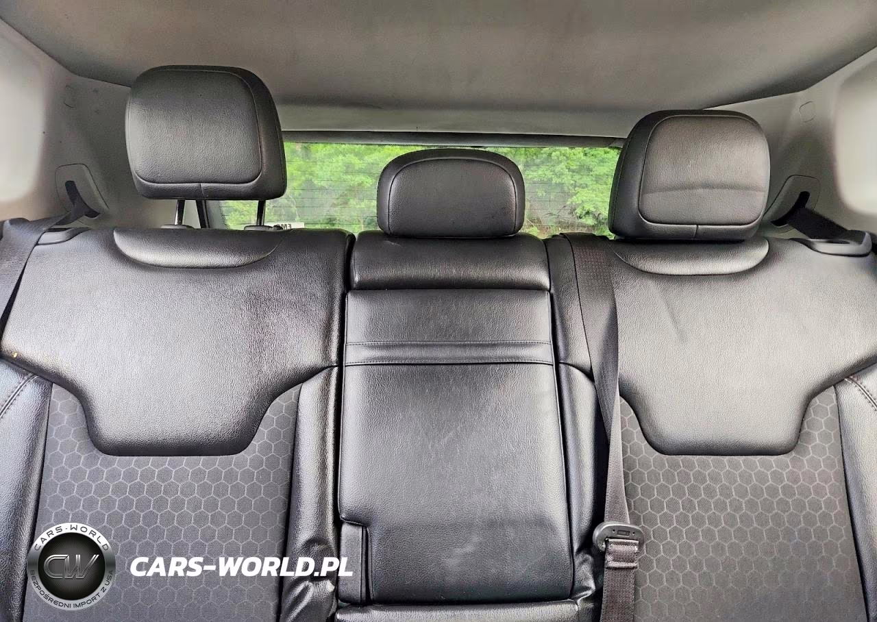 2019 Jeep Compass Latitude VIN:3C4NJDBB0KT654222 - 10
