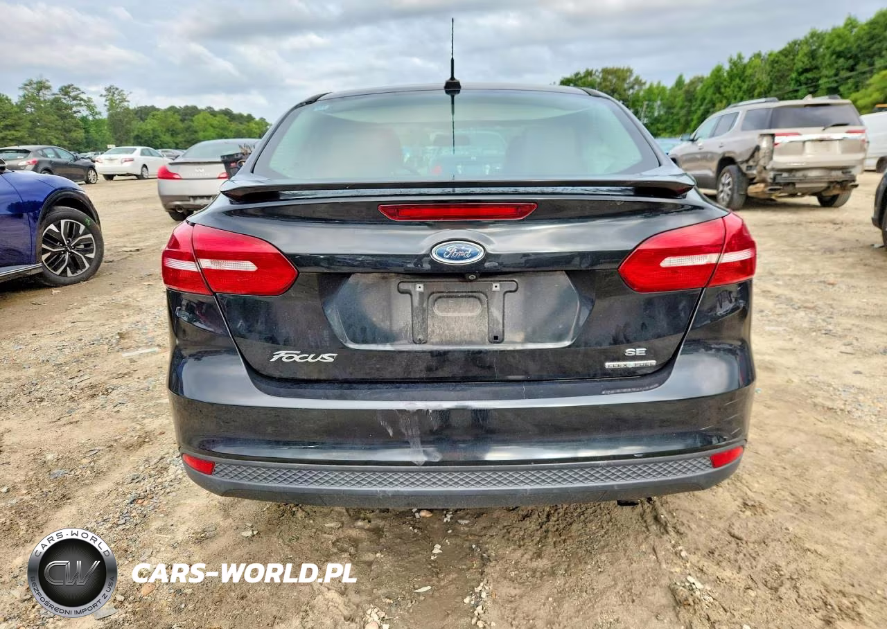 2015 Ford Focus Se VIN:1FADP3F24FL283667 - 6