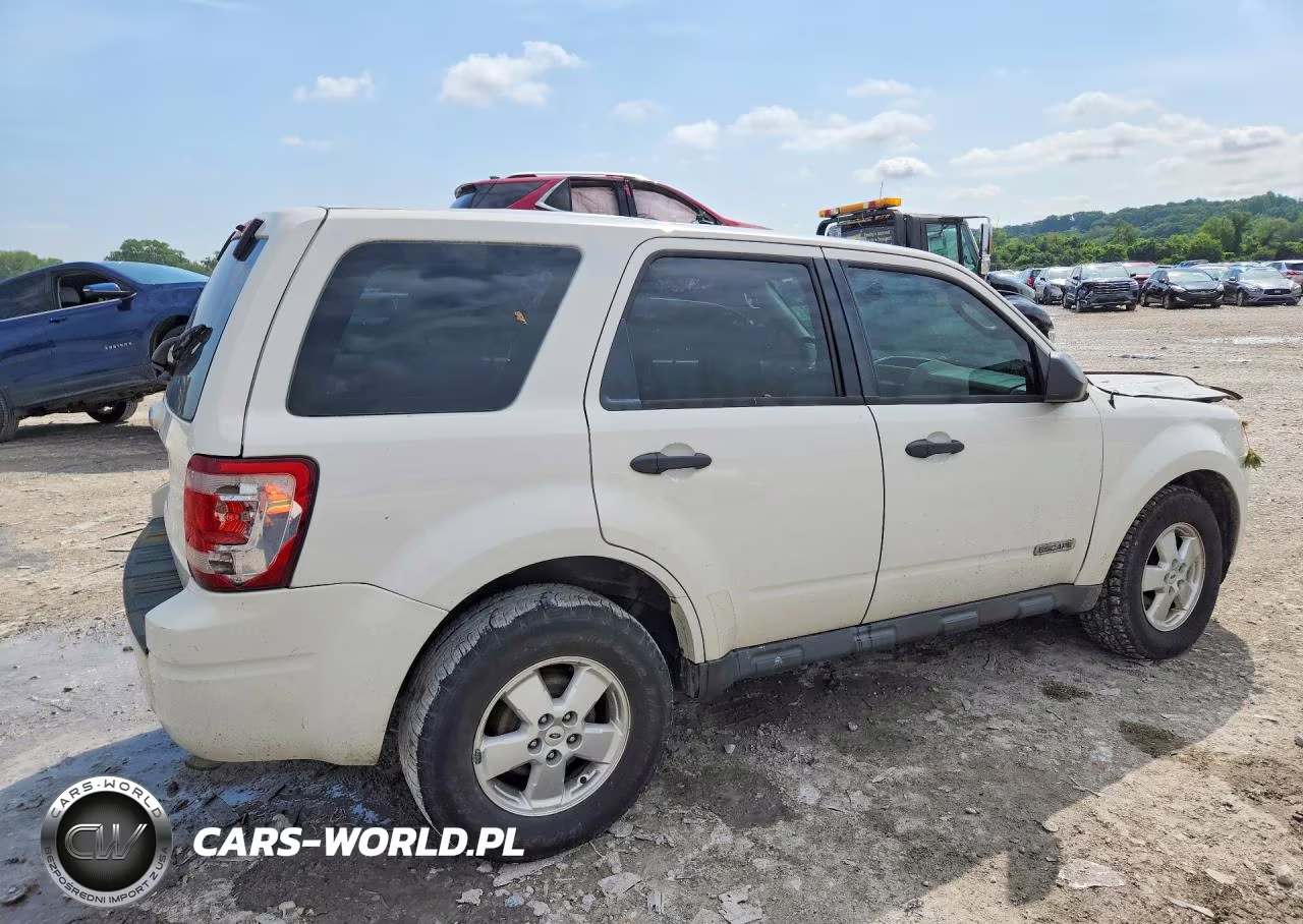 2011 Ford Escape Xls VIN:1FMCU0C78BKC61700 - 3