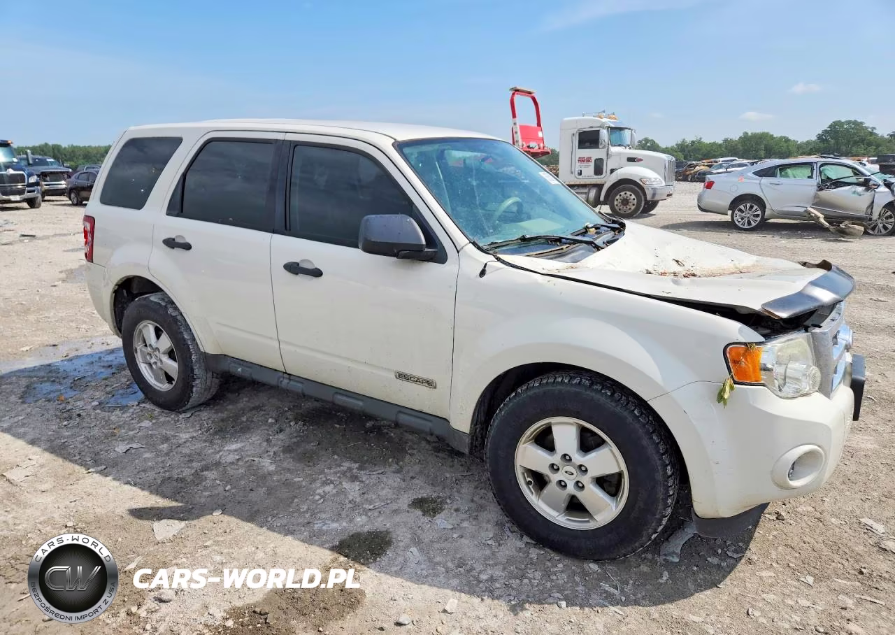 2011 Ford Escape Xls VIN:1FMCU0C78BKC61700 - 4