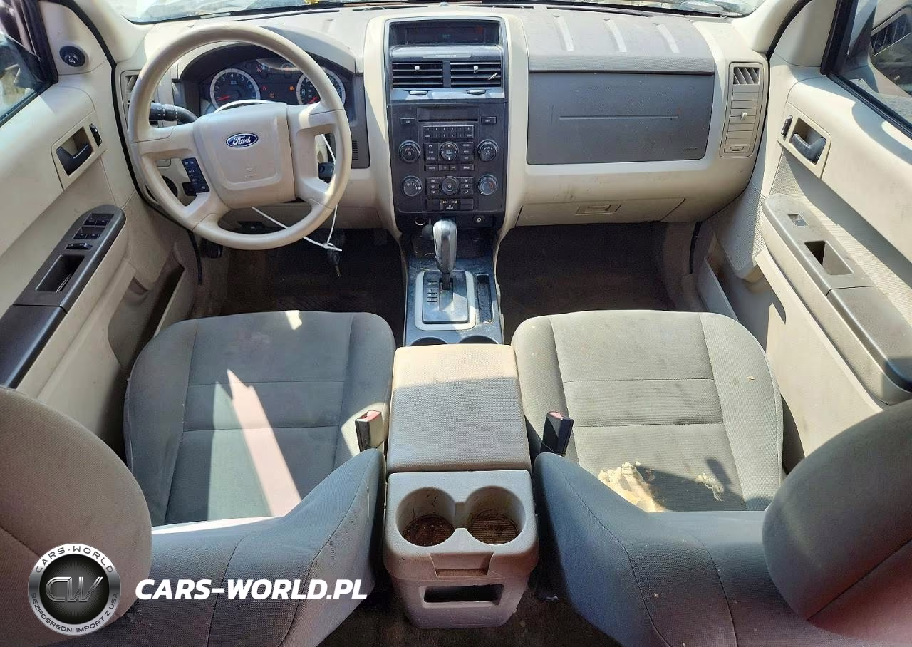 2011 Ford Escape Xls VIN:1FMCU0C78BKC61700 - 8
