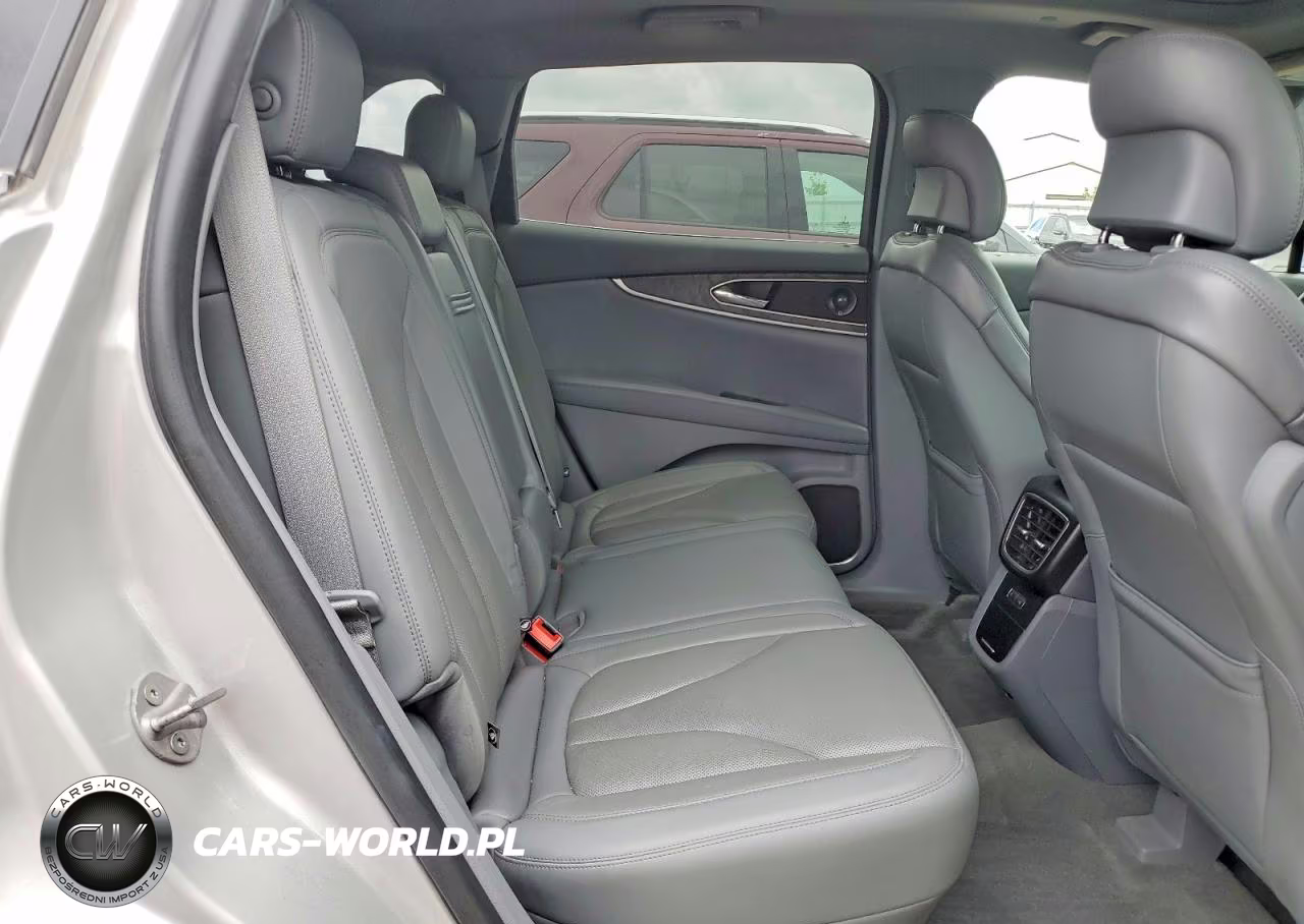 2019 Lincoln Nautilus Reserve VIN:2LMPJ8L97KBL56452 - 11