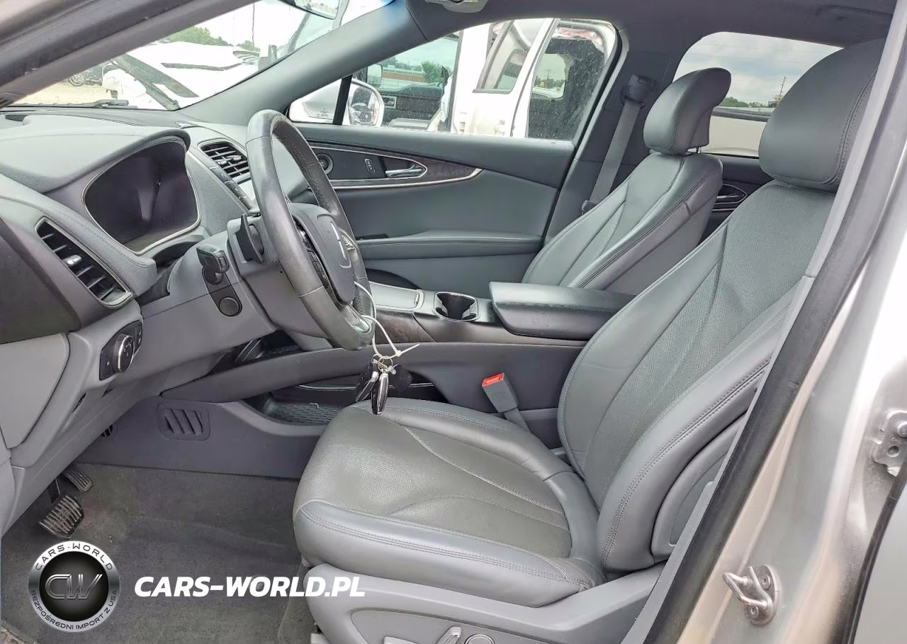 2019 Lincoln Nautilus Reserve VIN:2LMPJ8L97KBL56452 - 7