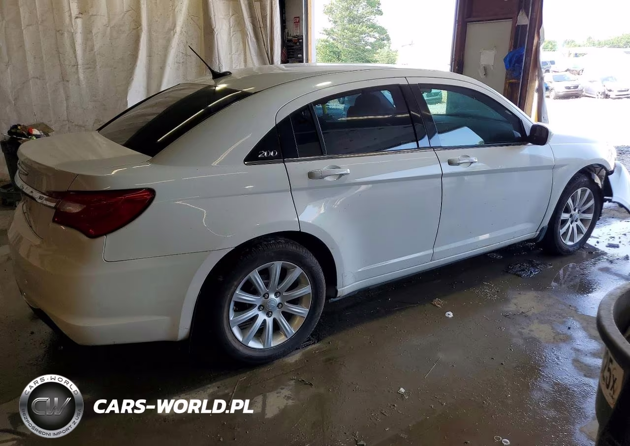 2012 Chrysler 200 Touring VIN:1C3CCBBB2CN181600 - 3