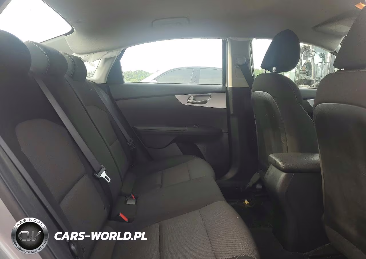 2023 Kia Forte Lxs VIN:3KPF24AD2PE609282 - 10