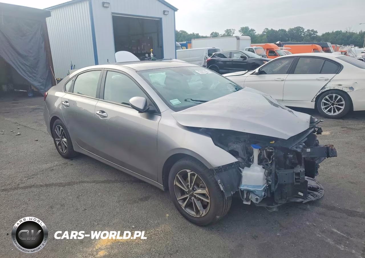 2023 Kia Forte Lxs VIN:3KPF24AD2PE609282 - 4