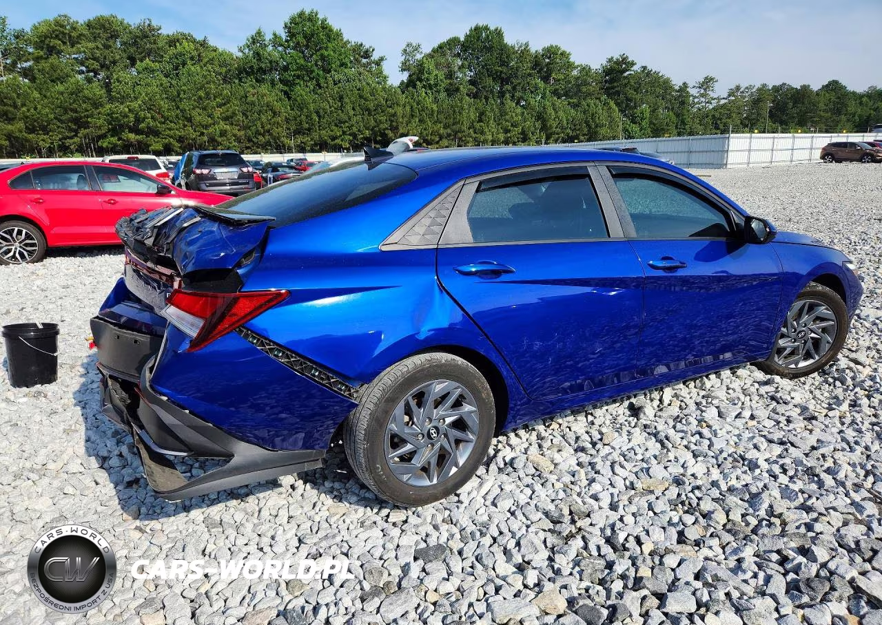 2024 Hyundai Elantra Sel VIN:KMHLM4DG5RU772415 - 3