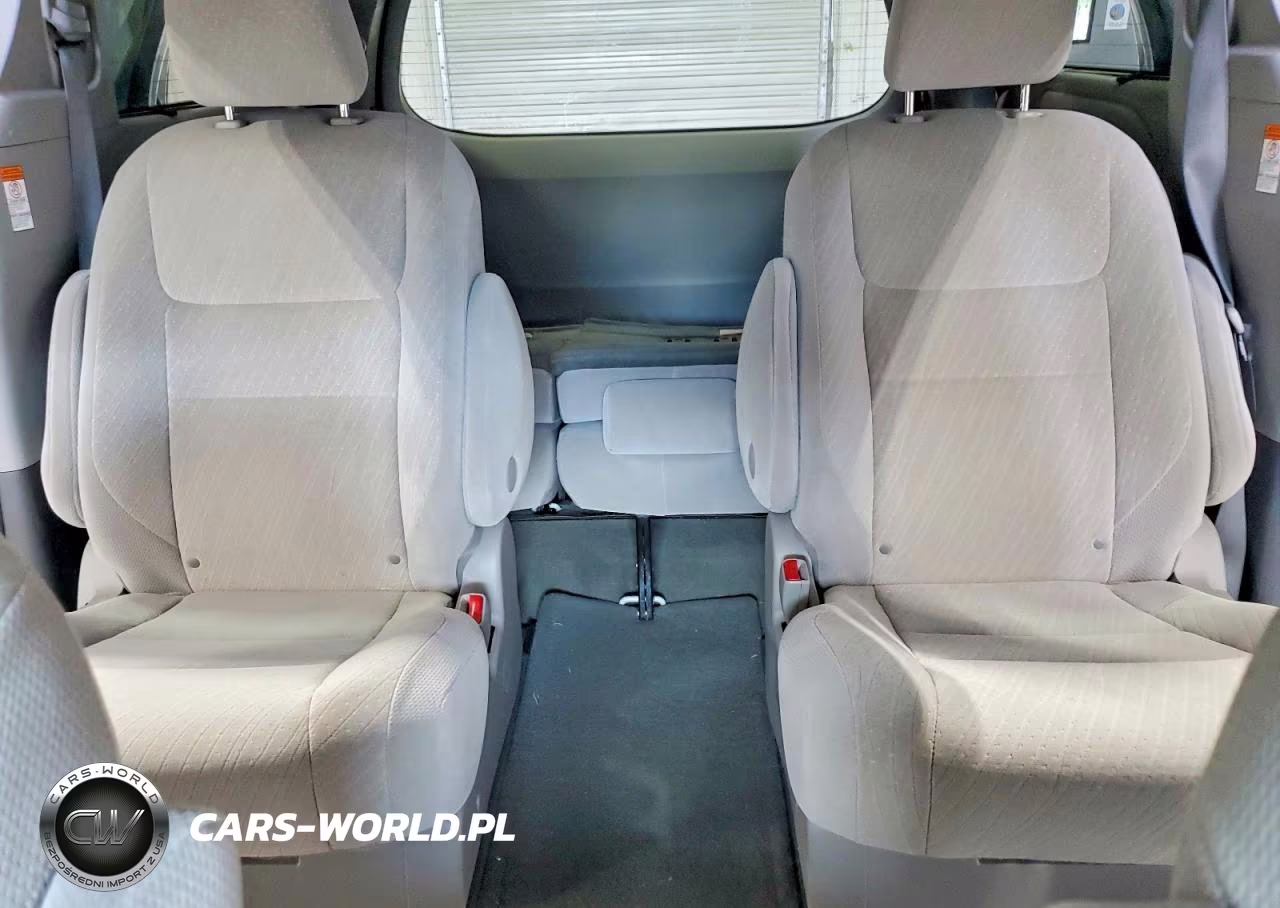 2017 Toyota Sienna Le VIN:5TDJZ3DCXHS167295 - 10