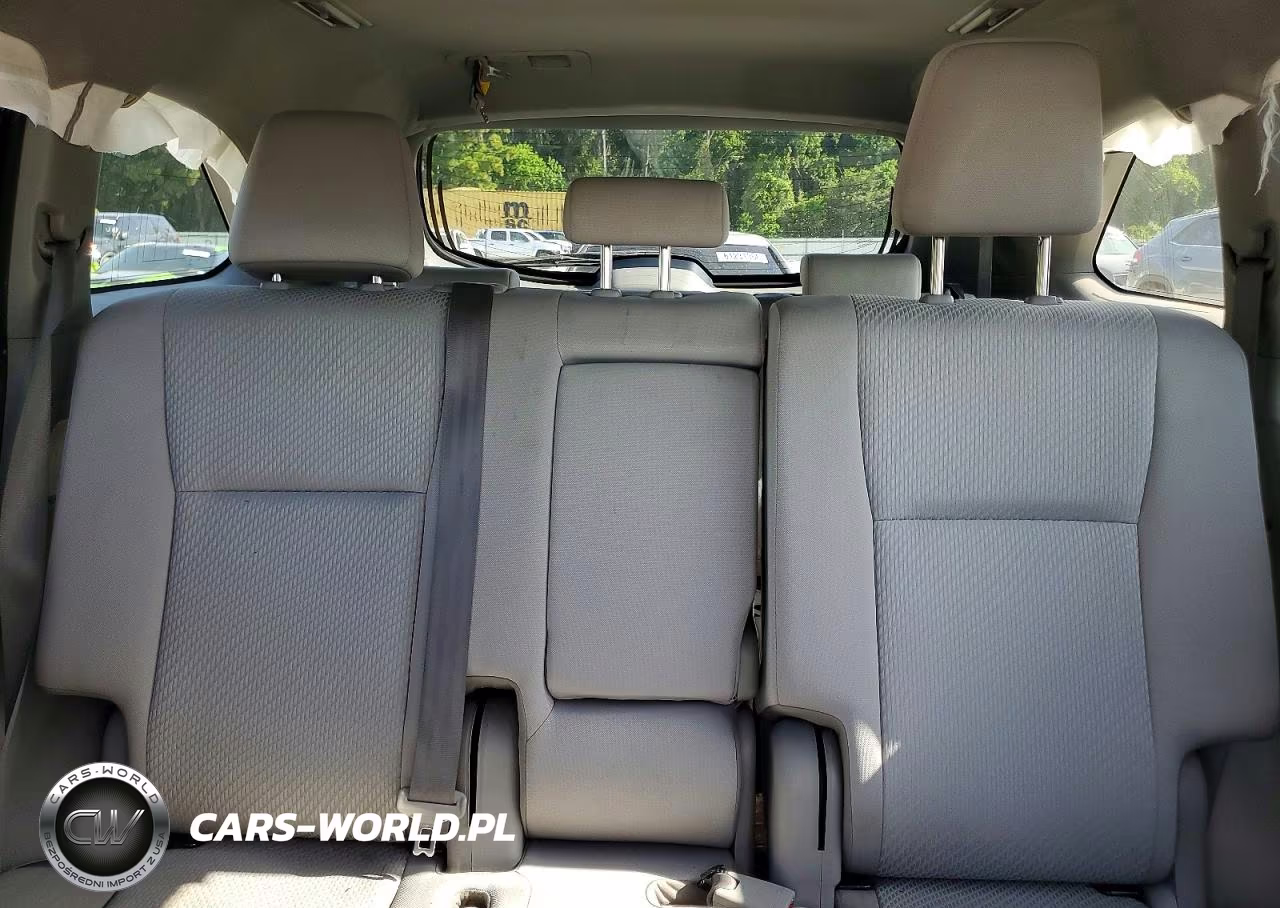 2019 Toyota Highlander Le VIN:5TDZARFH6KS053002 - 10