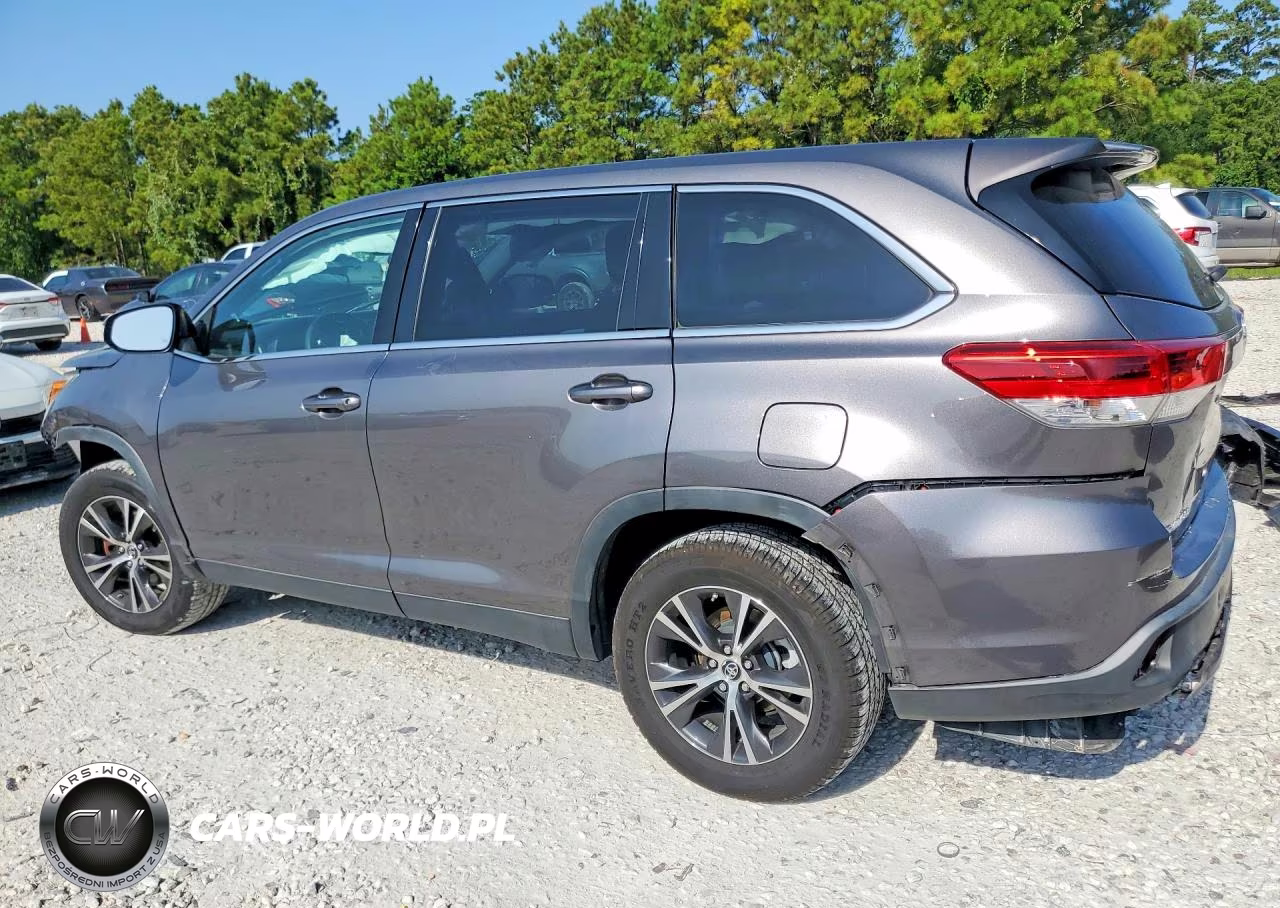 2019 Toyota Highlander Le VIN:5TDZARFH6KS053002 - 2