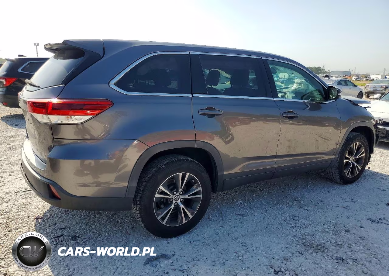 2019 Toyota Highlander Le VIN:5TDZARFH6KS053002 - 3