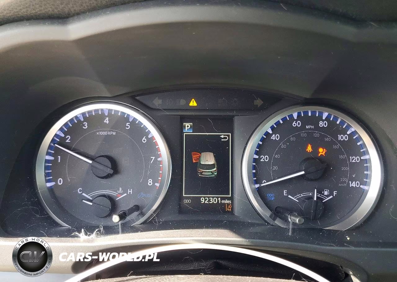 2019 Toyota Highlander Le VIN:5TDZARFH6KS053002 - 9
