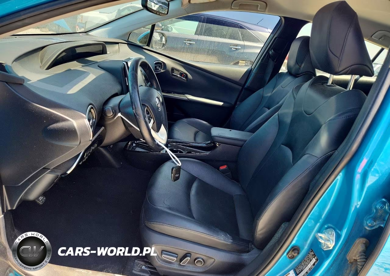 2018 Toyota Prius Prime Advanced VIN:JTDKARFP2J3073904 - 7