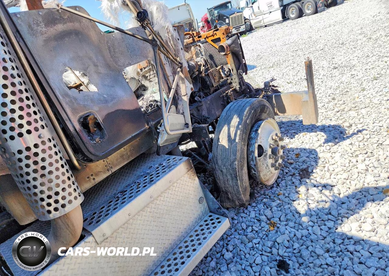 2010 Kenworth T370 Dump Truck VIN:2NKHHN7X0AM264561 - 11