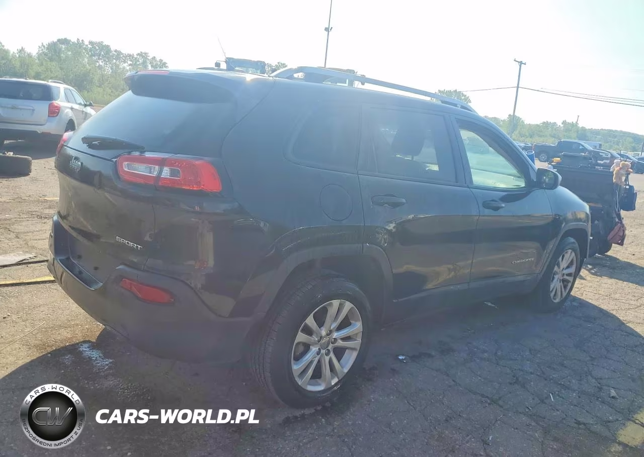 2015 Jeep Cherokee Sport VIN:1C4PJLAB7FW620587 - 3