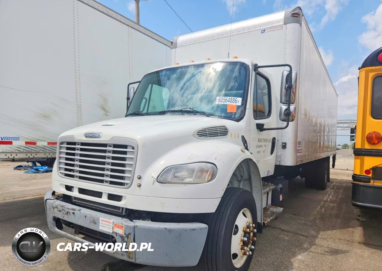 2015 Freightliner M2 106 Med - Box Truck