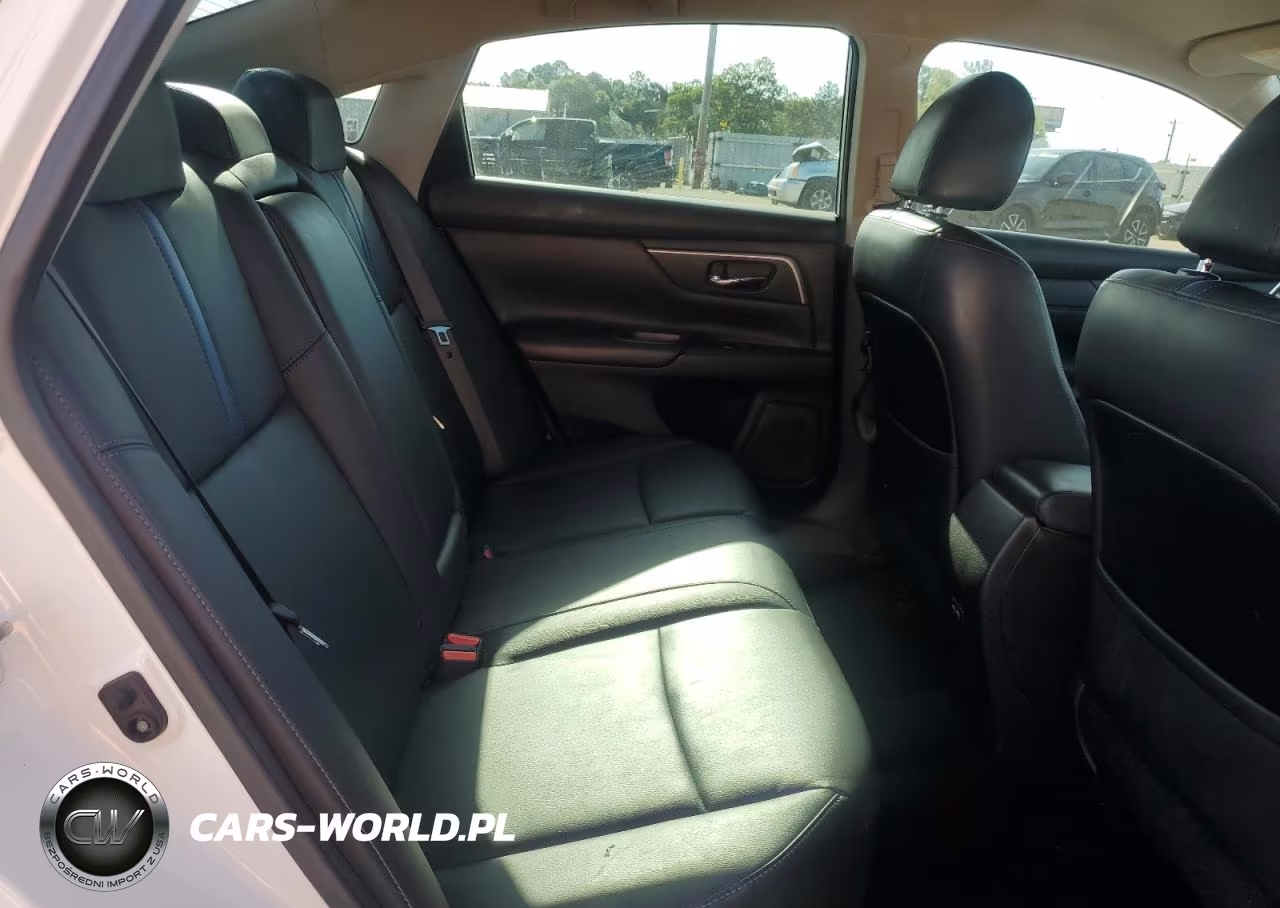 2018 Nissan Altima 2.5 VIN:1N4AL3AP0JC252412 - 10