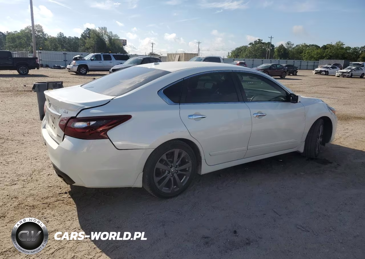 2018 Nissan Altima 2.5 VIN:1N4AL3AP0JC252412 - 3