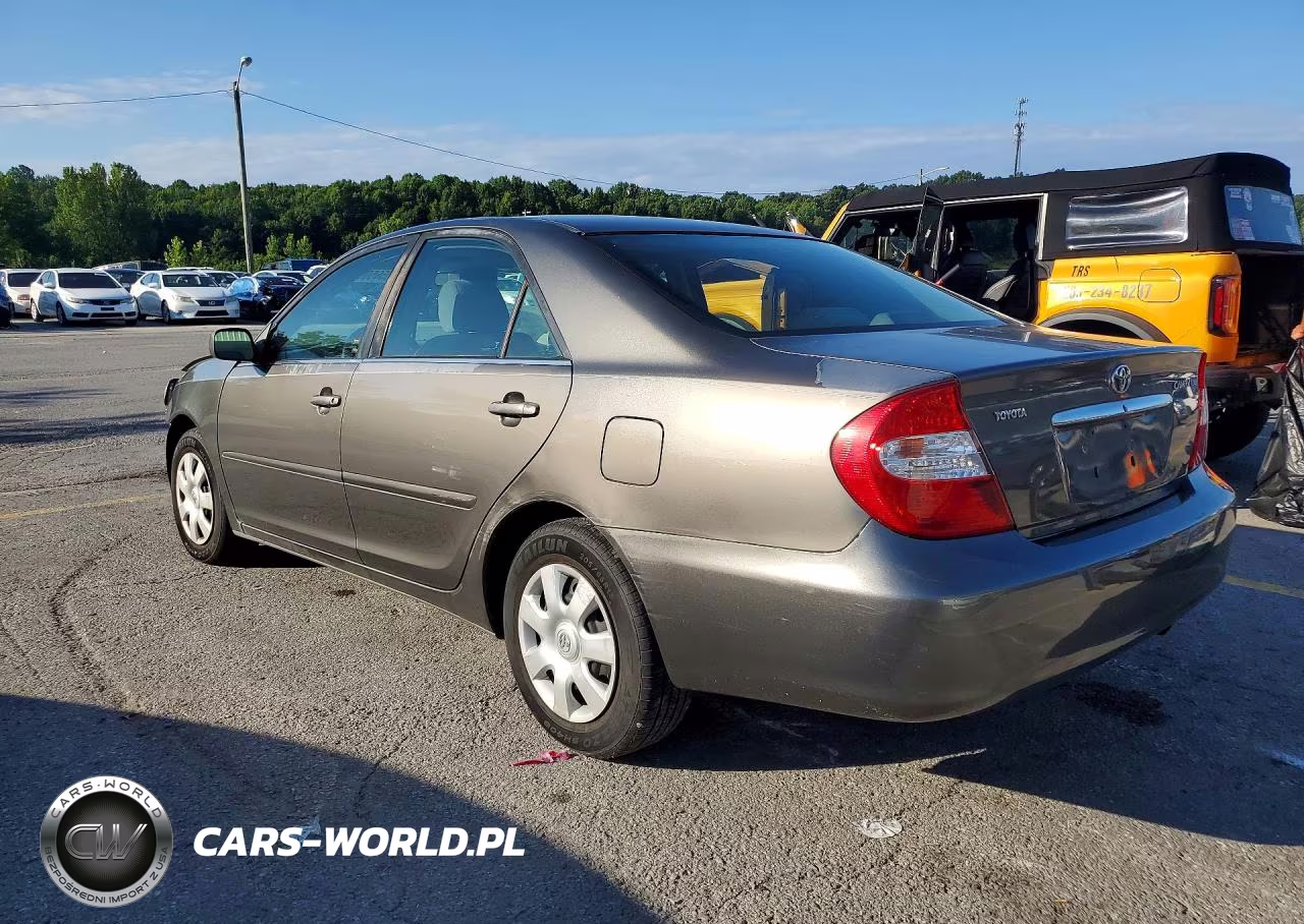 2002 Toyota Camry Le VIN:4T1BE32K02U528574 - 2