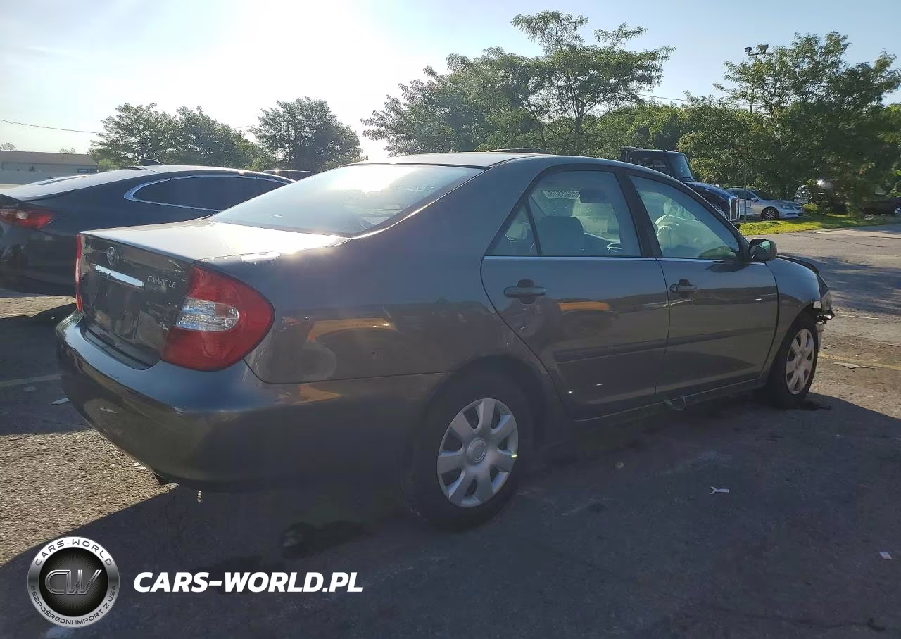 2002 Toyota Camry Le VIN:4T1BE32K02U528574 - 3