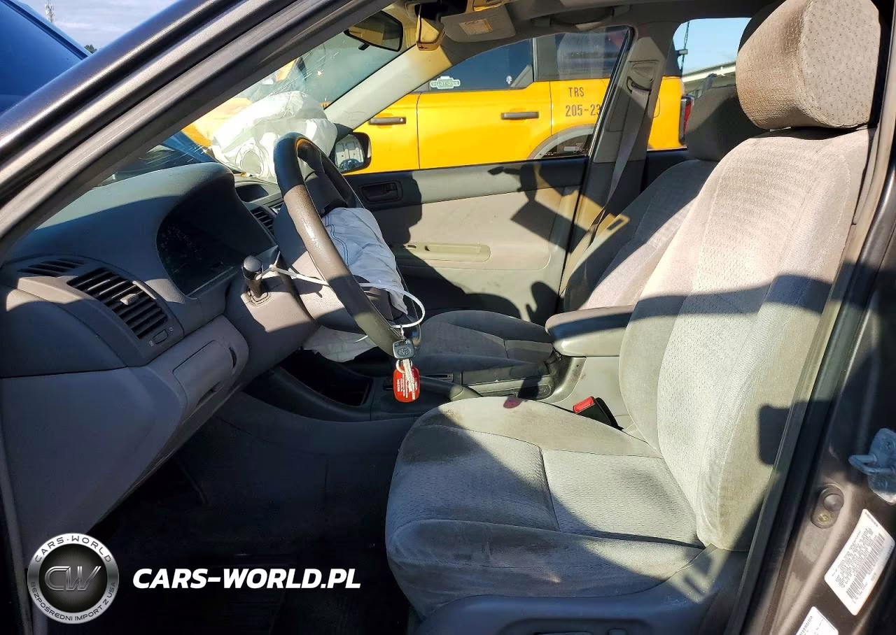 2002 Toyota Camry Le VIN:4T1BE32K02U528574 - 7