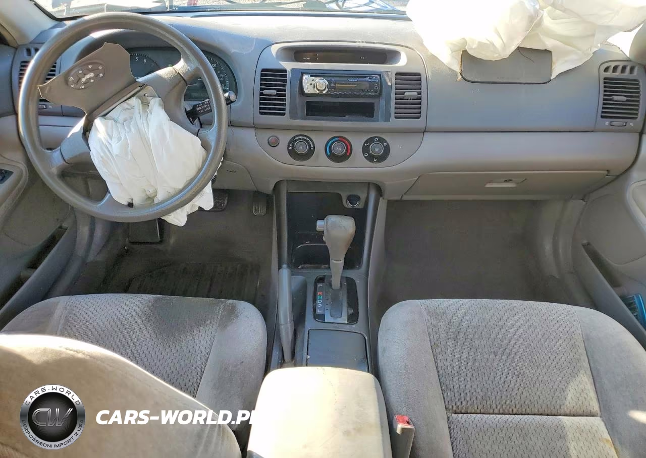 2002 Toyota Camry Le VIN:4T1BE32K02U528574 - 8