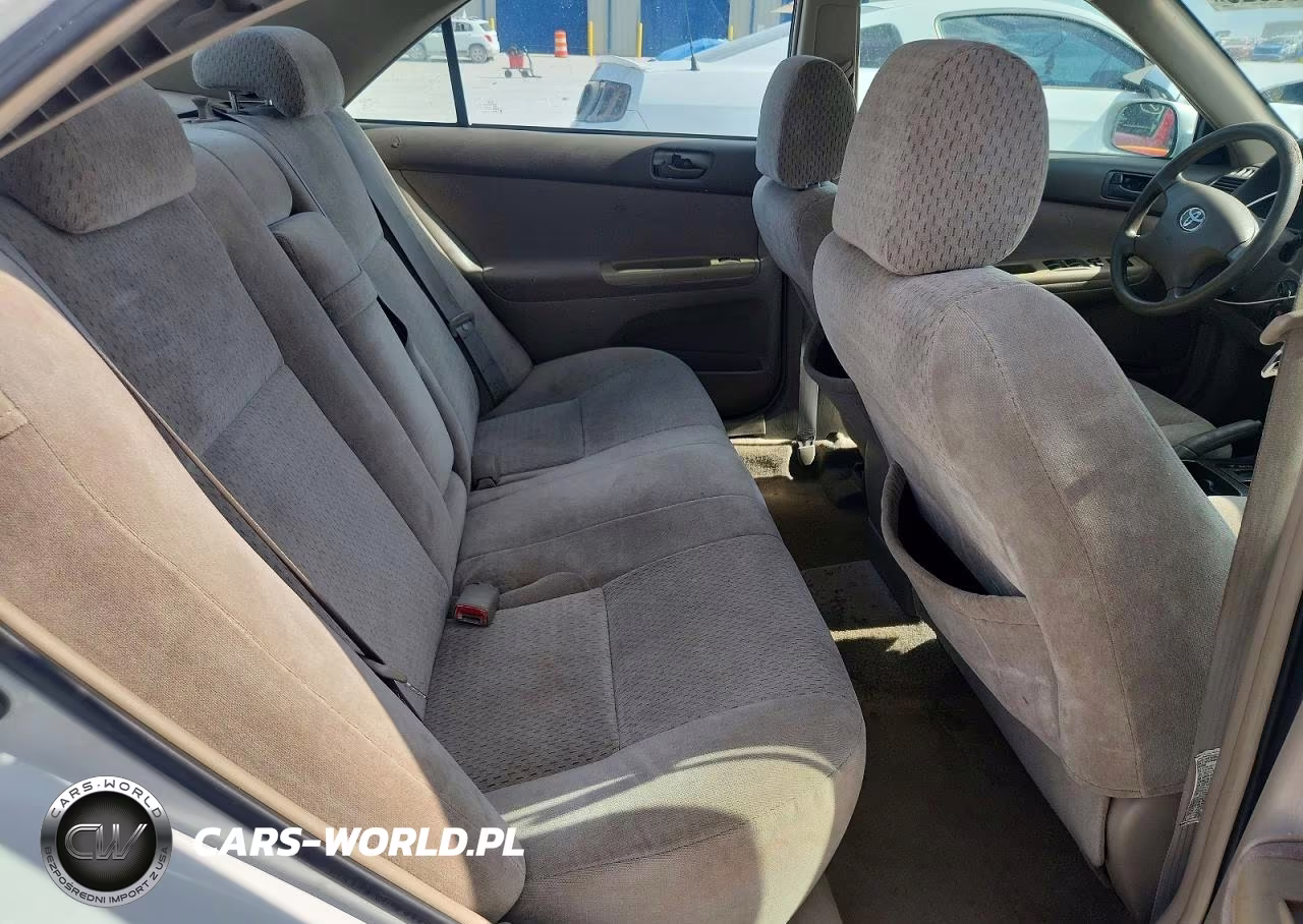 2004 Toyota Camry Le VIN:4T1BE32K24U348659 - 10