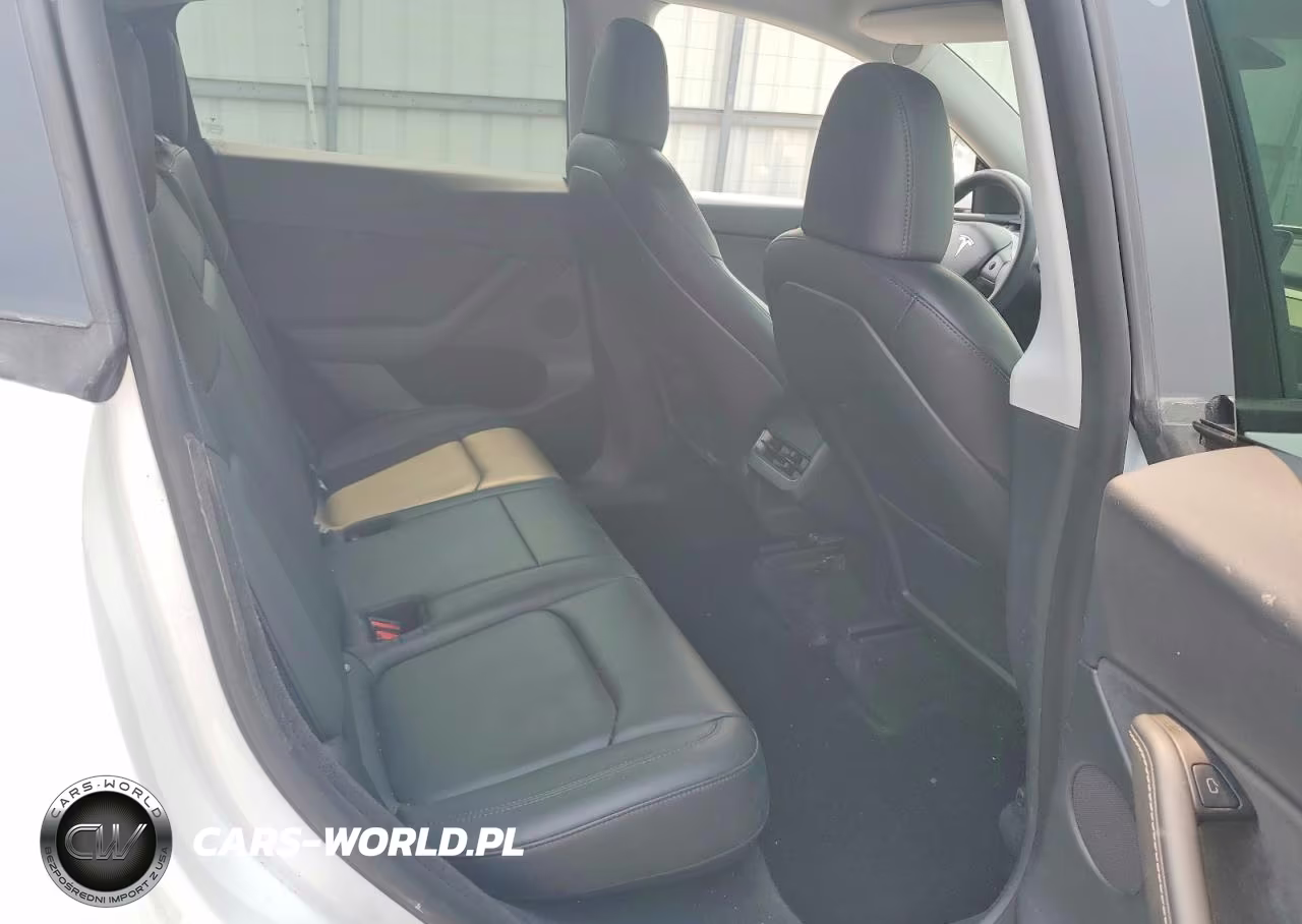 2022 Tesla Model Y VIN:7SAYGDEE8NA011878 - 10