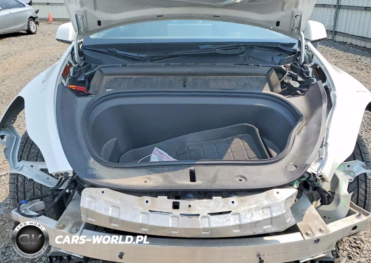 2022 Tesla Model Y VIN:7SAYGDEE8NA011878 - 11