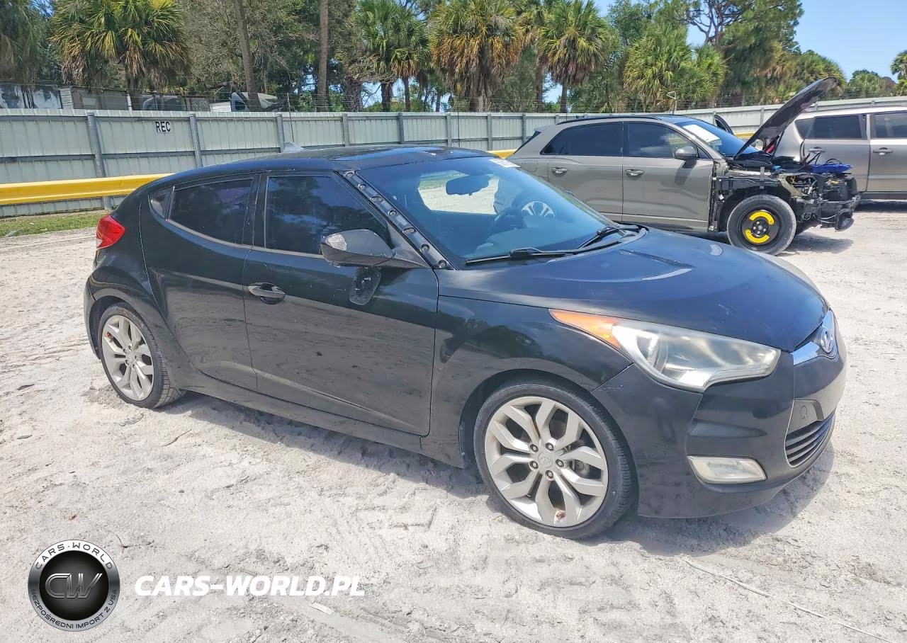 2013 Hyundai Veloster Base VIN:KMHTC6AD9DU130880 - 4