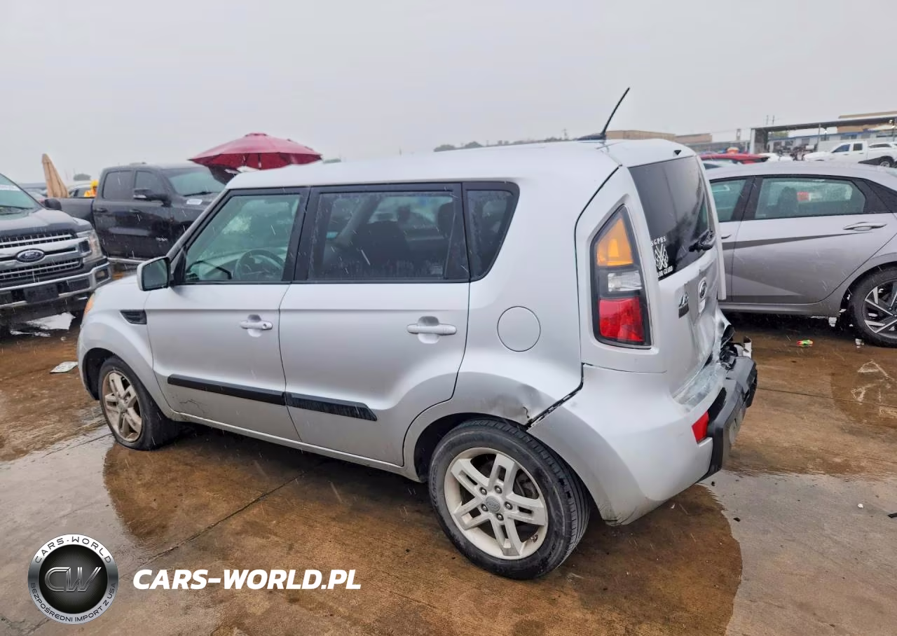 2011 Kia Soul + VIN:KNDJT2A25B7720024 - 2