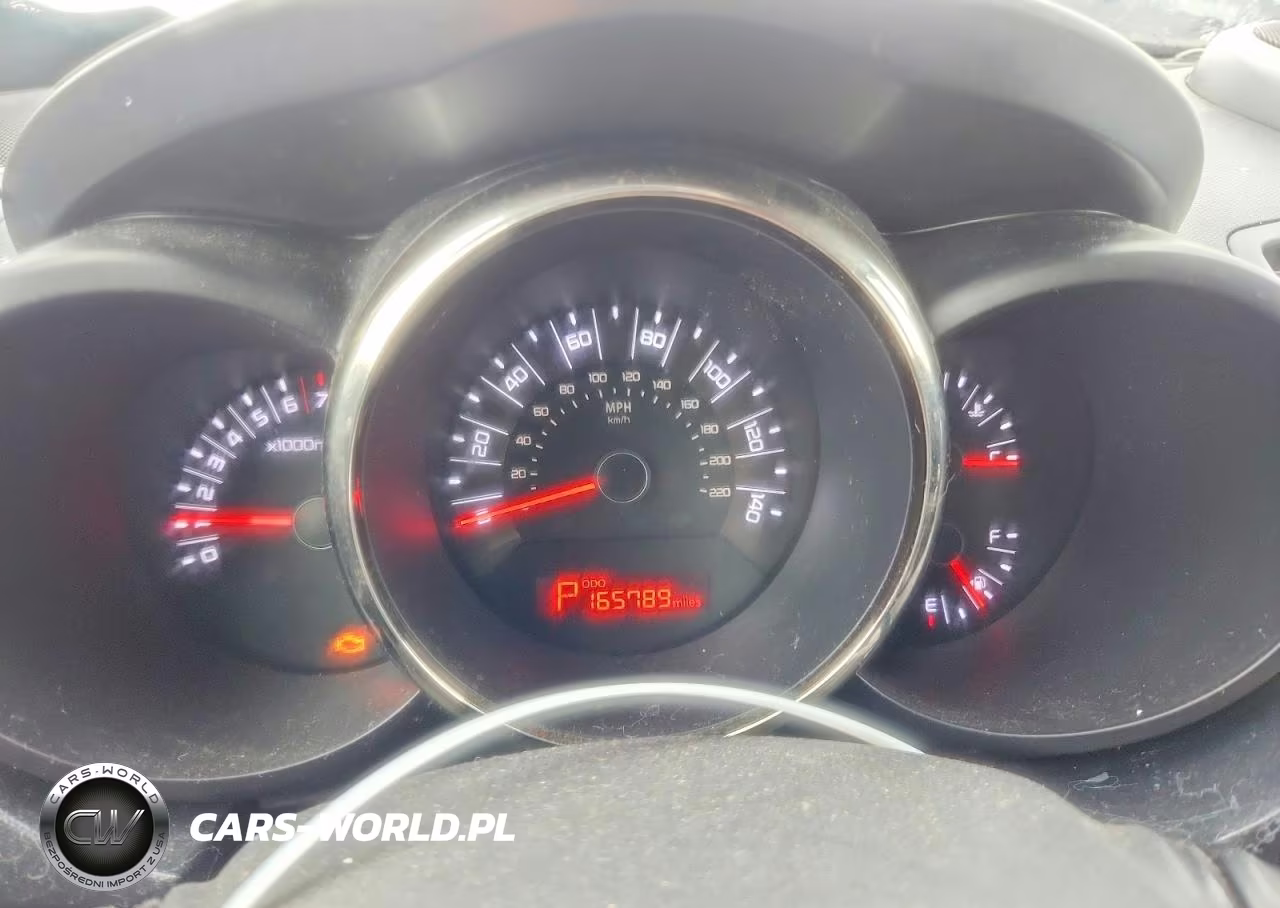 2011 Kia Soul + VIN:KNDJT2A25B7720024 - 9