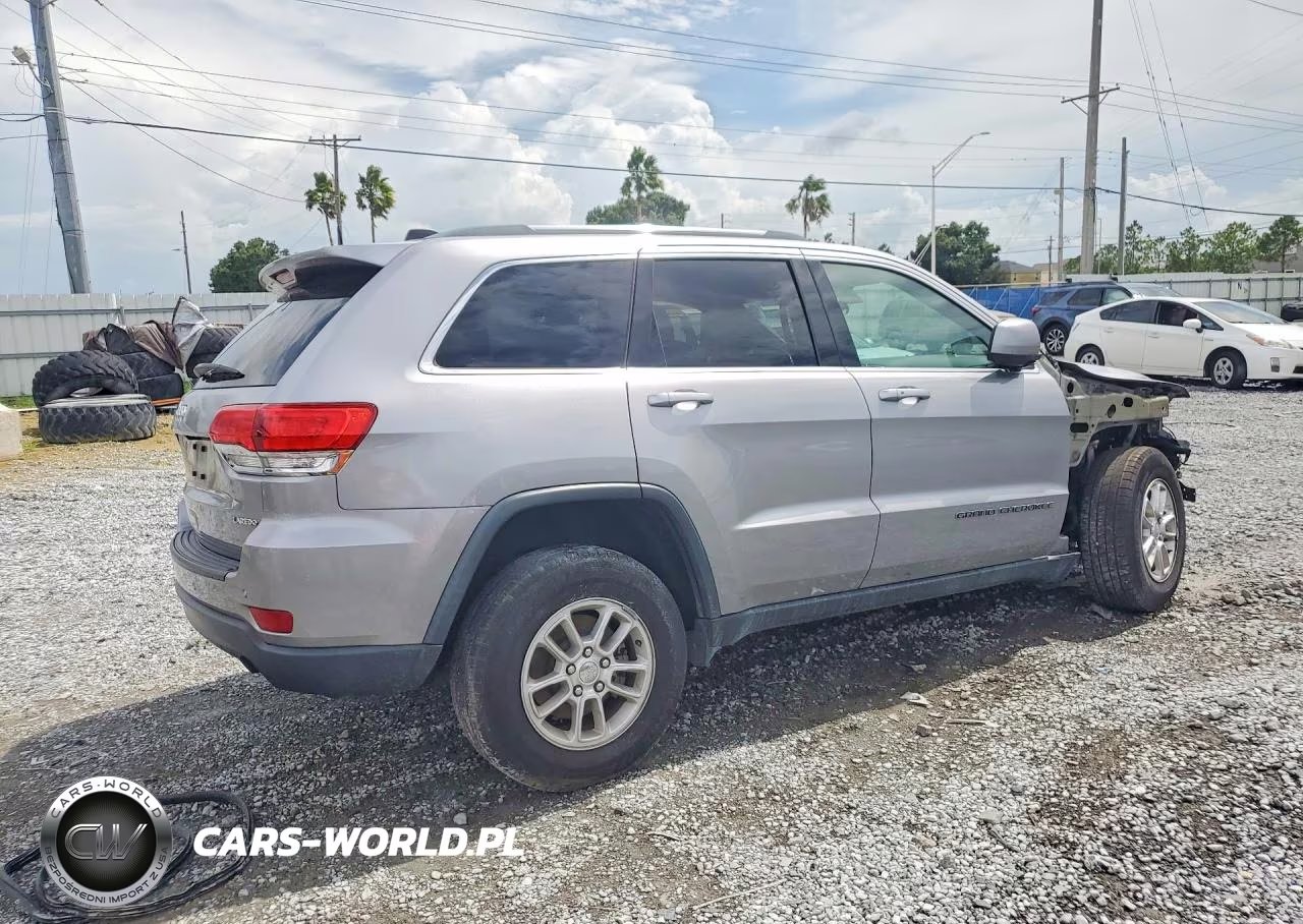 2019 Jeep Grand Cherokee Laredo VIN:1C4RJEAG9KC850742 - 3