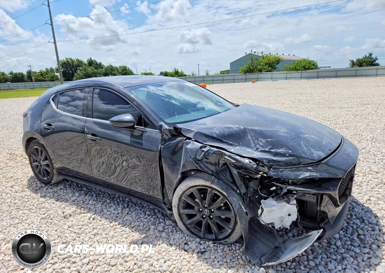2020 Mazda 3 Premium VIN:JM1BPANM9L1158406 - 4