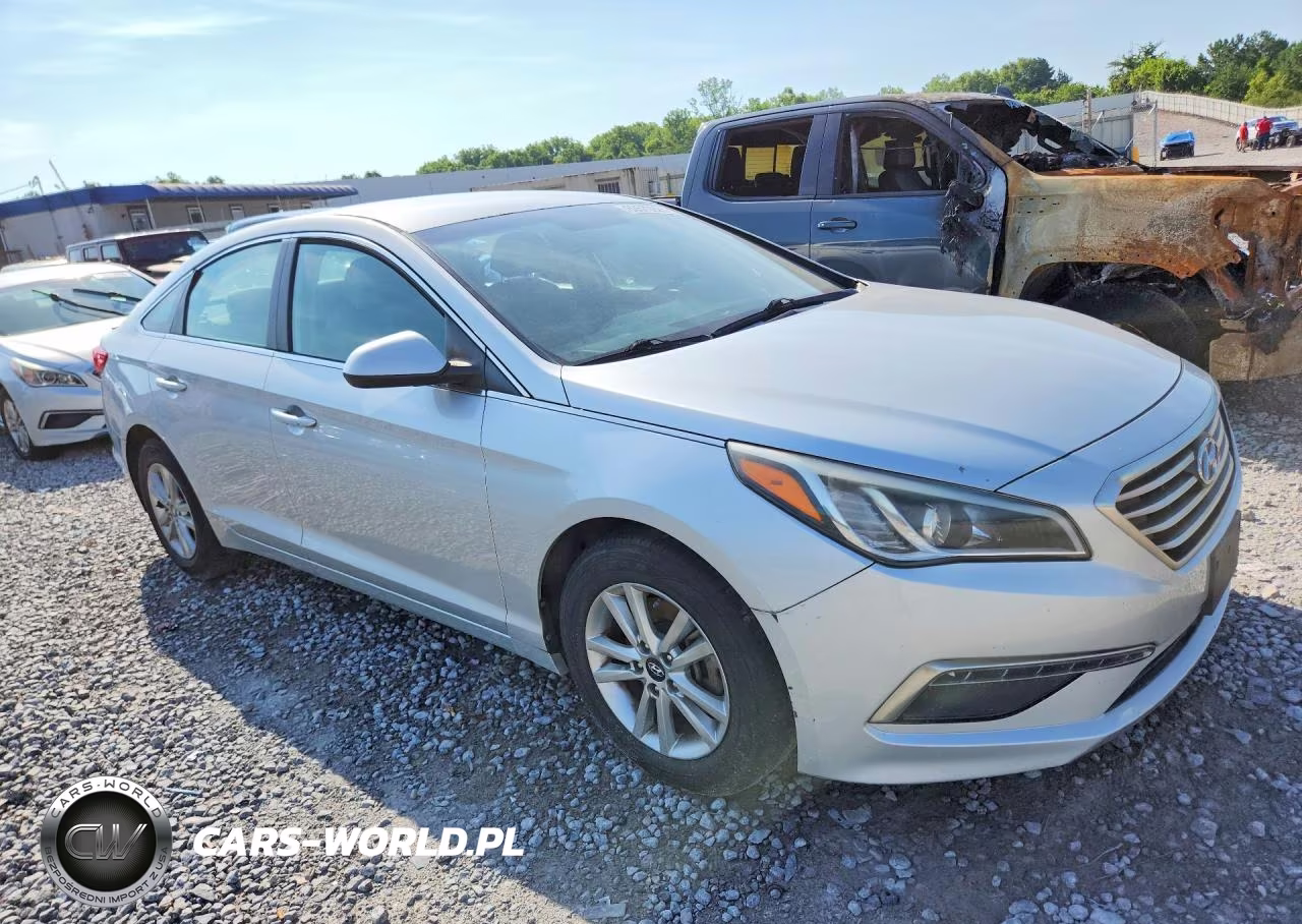 2015 Hyundai Sonata Se VIN:5NPE24AFXFH077870 - 4