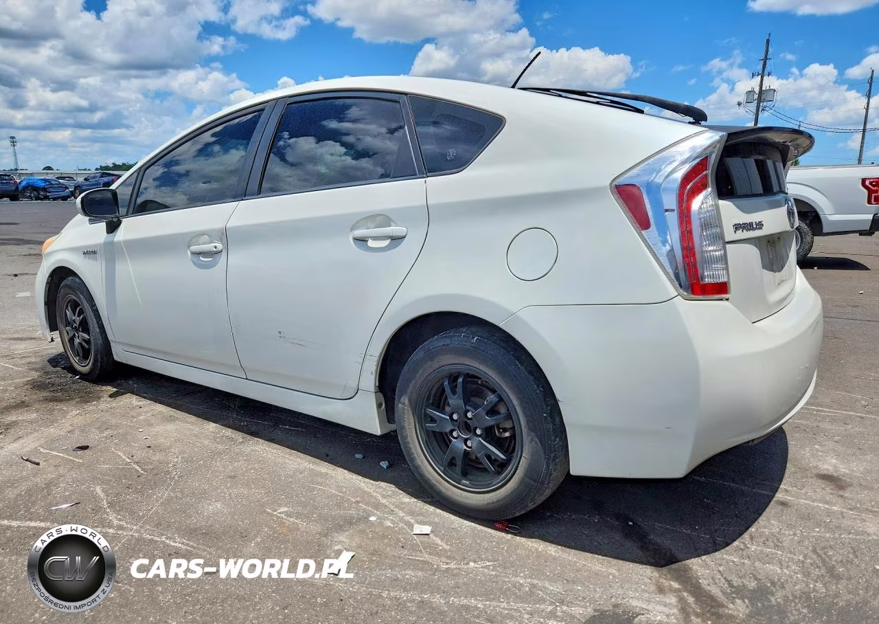 2013 Toyota Prius Two VIN:JTDKN3DU3D5682938 - 2
