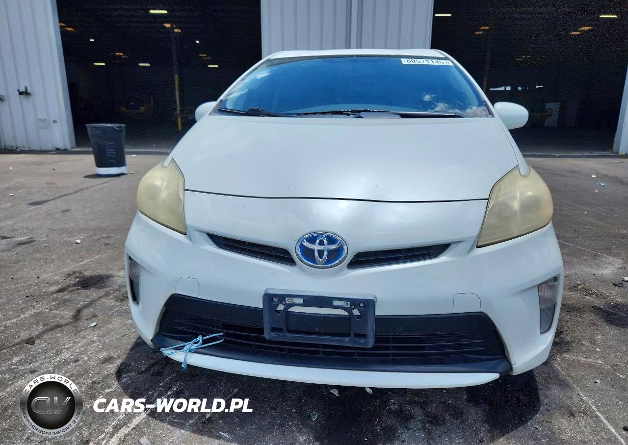 2013 Toyota Prius Two VIN:JTDKN3DU3D5682938 - 5