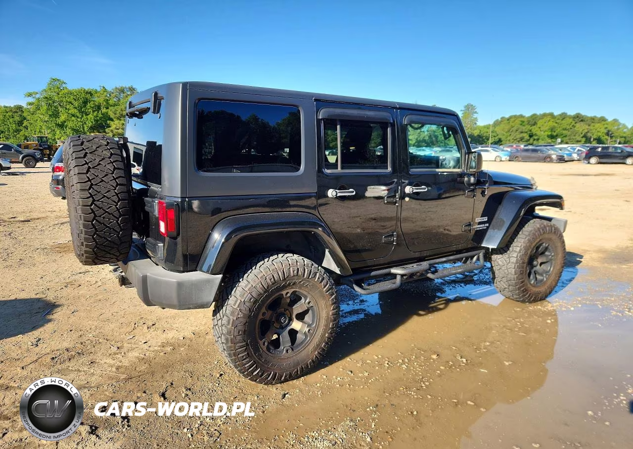 2015 Jeep Wrangler Unlimited Sport VIN:1C4BJWDG3FL649928 - 3