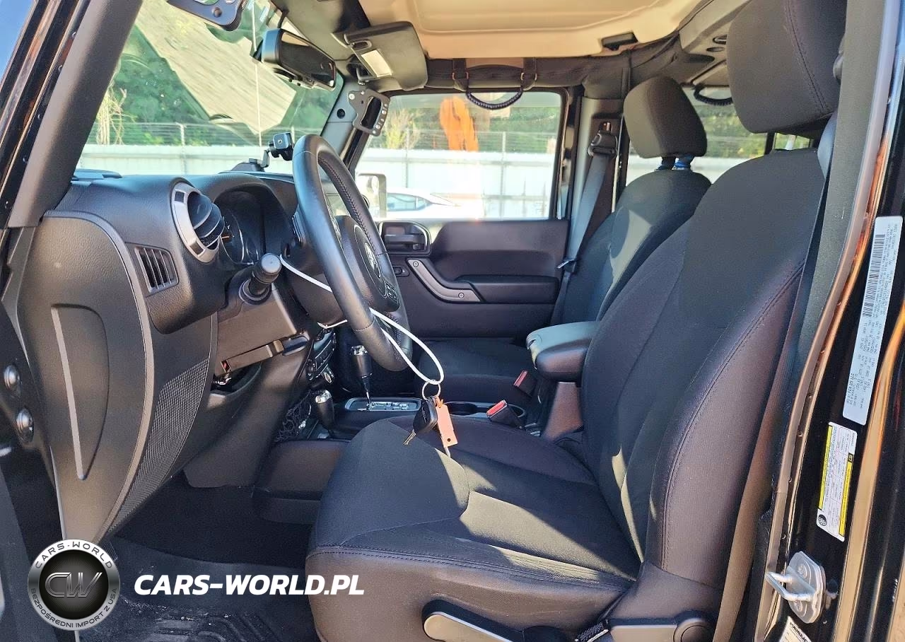 2015 Jeep Wrangler Unlimited Sport VIN:1C4BJWDG3FL649928 - 7
