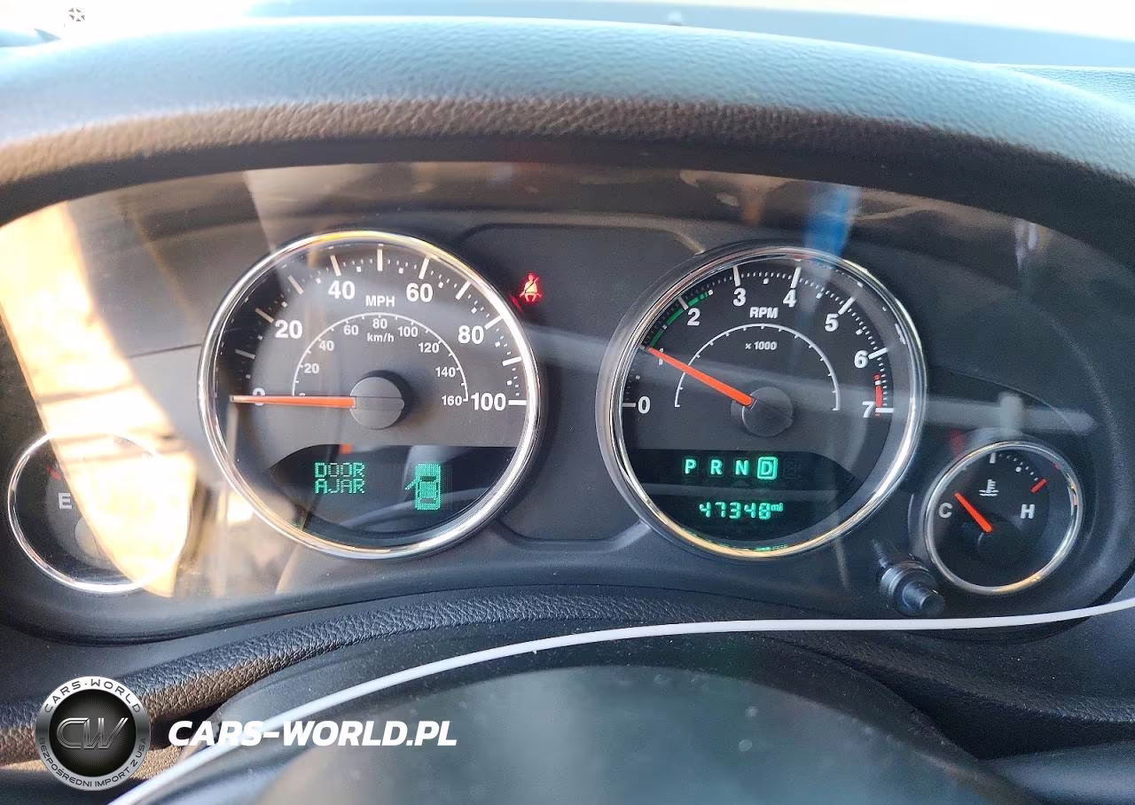 2015 Jeep Wrangler Unlimited Sport VIN:1C4BJWDG3FL649928 - 9