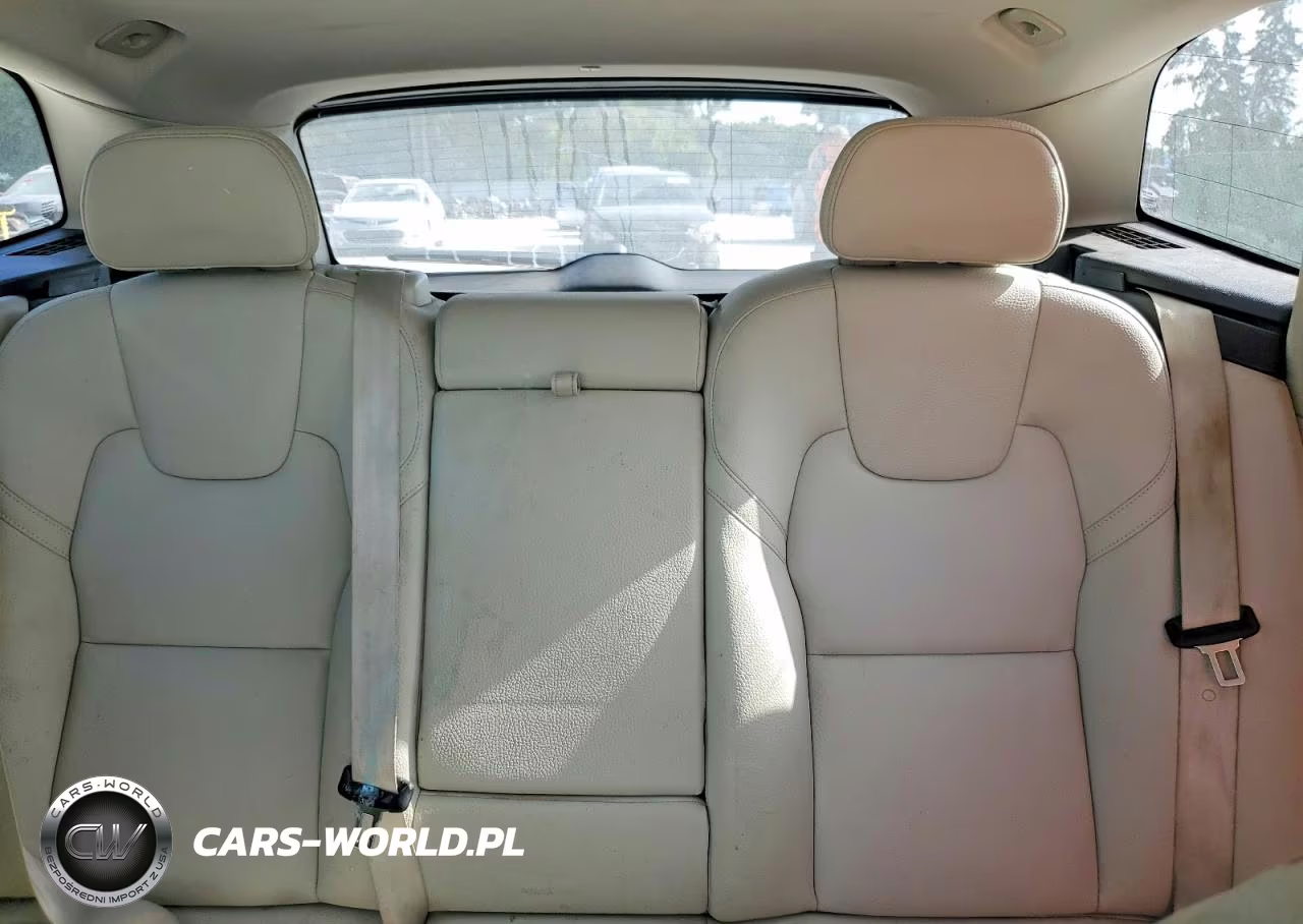 2022 Volvo Xc60 B5 Momentum VIN:YV4L12RK0N1971749 - 10