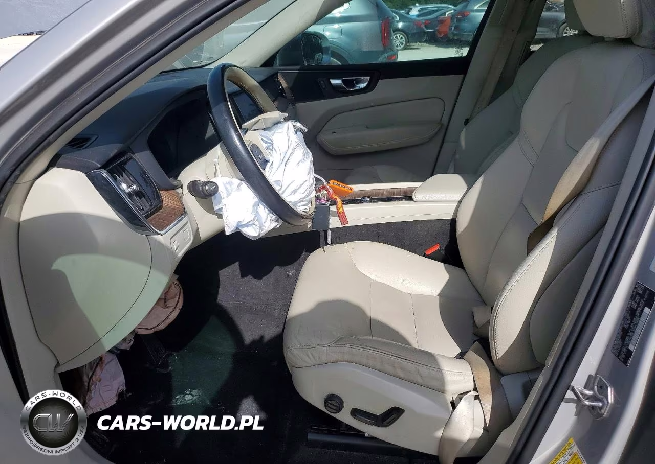 2022 Volvo Xc60 B5 Momentum VIN:YV4L12RK0N1971749 - 7