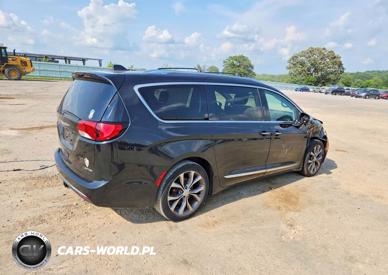 2017 Chrysler Pacifica Limited VIN:2C4RC1GG1HR748071 - 3