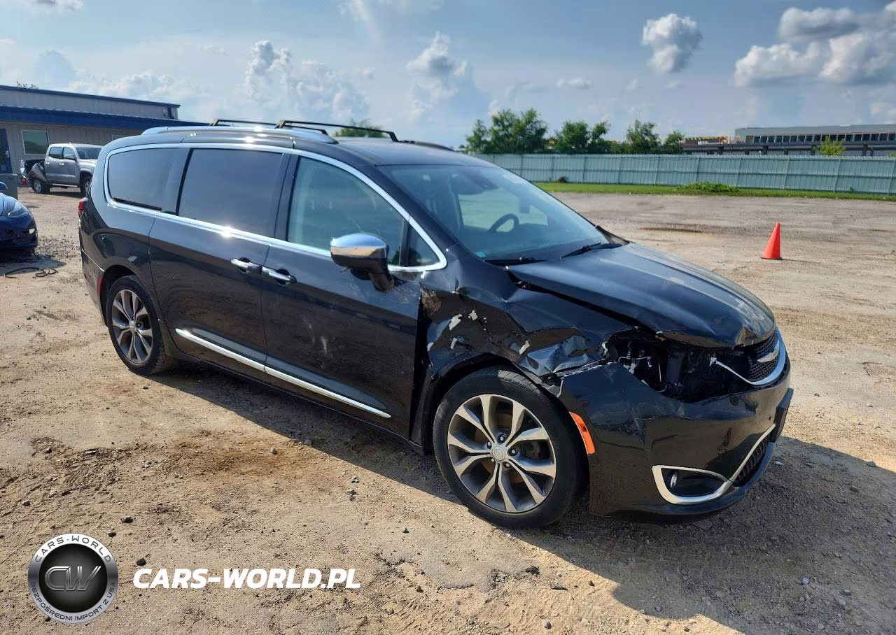 2017 Chrysler Pacifica Limited VIN:2C4RC1GG1HR748071 - 4