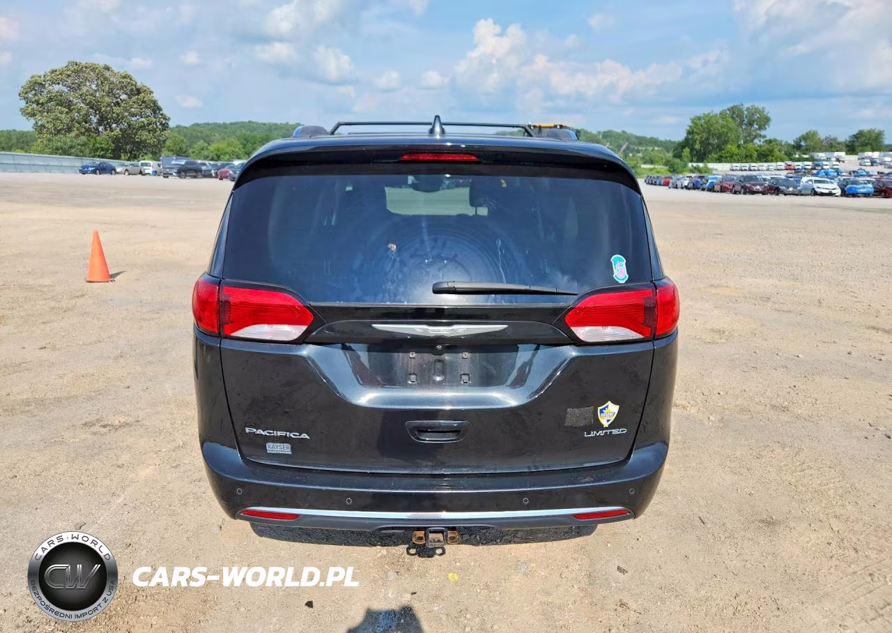 2017 Chrysler Pacifica Limited VIN:2C4RC1GG1HR748071 - 6