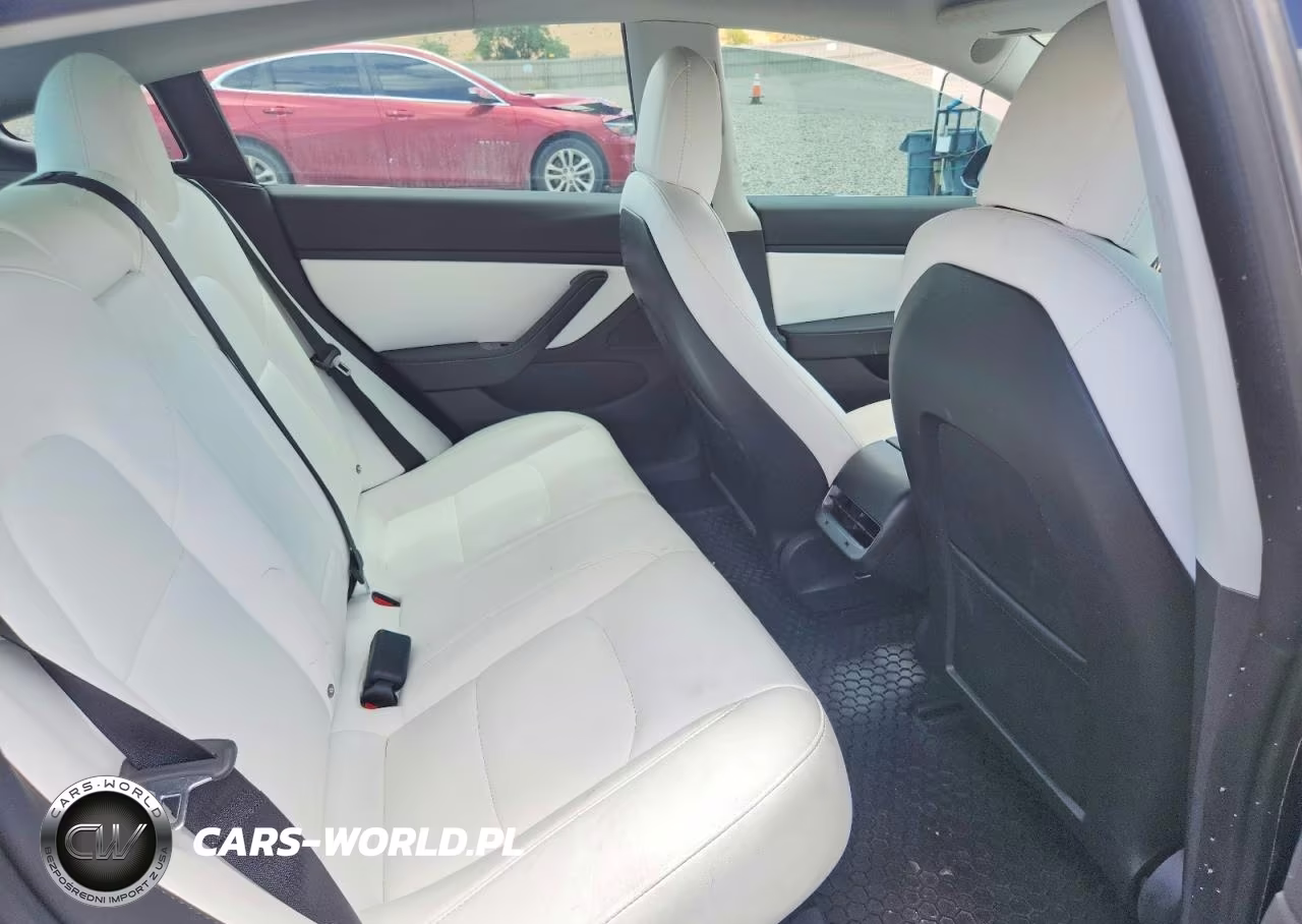 2018 Tesla Model 3 VIN:5YJ3E1EB1JF147753 - 10