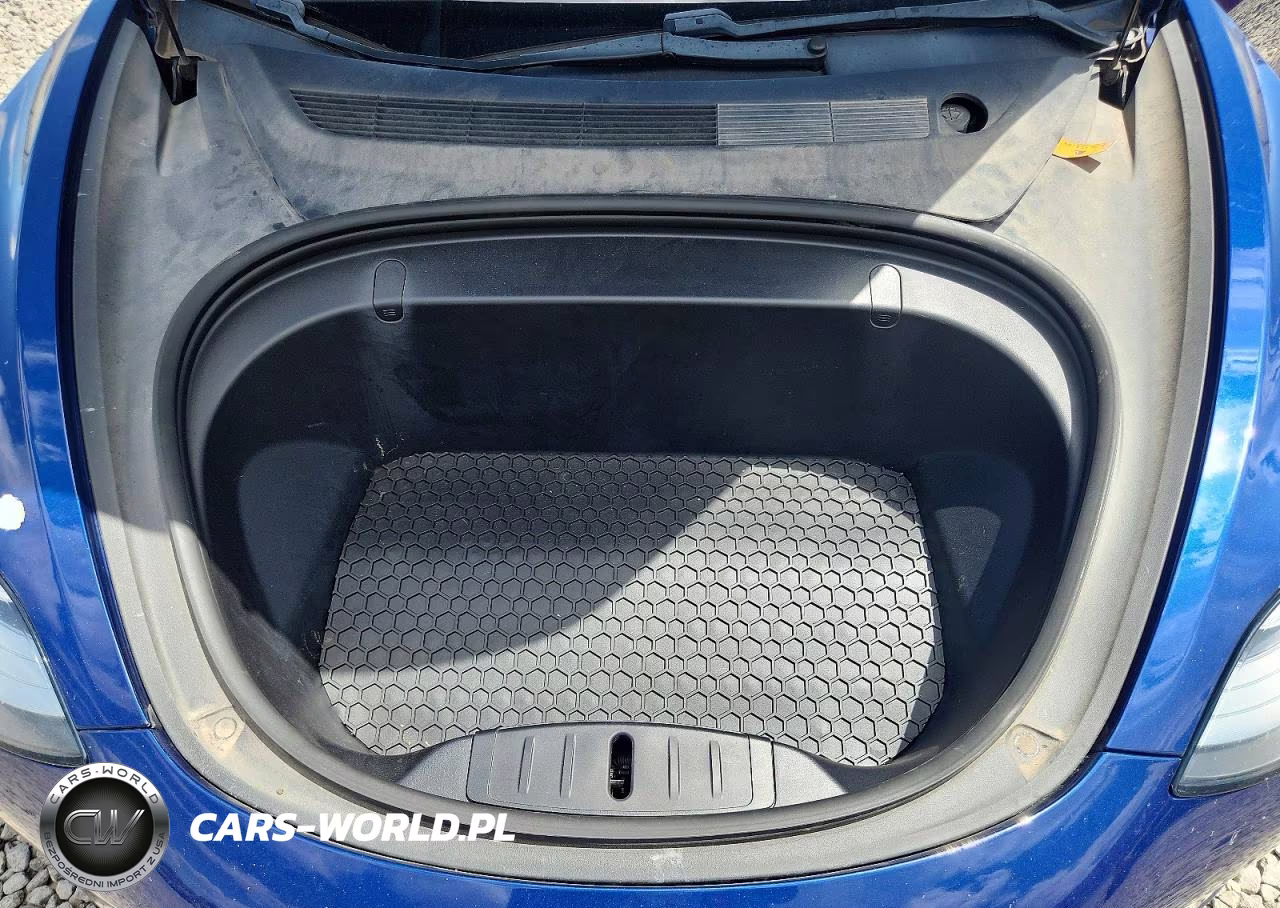 2018 Tesla Model 3 VIN:5YJ3E1EB1JF147753 - 11