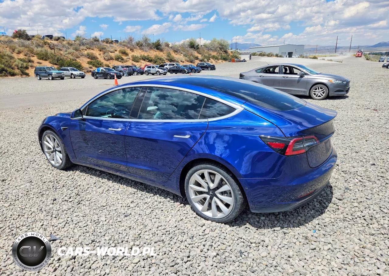2018 Tesla Model 3 VIN:5YJ3E1EB1JF147753 - 2