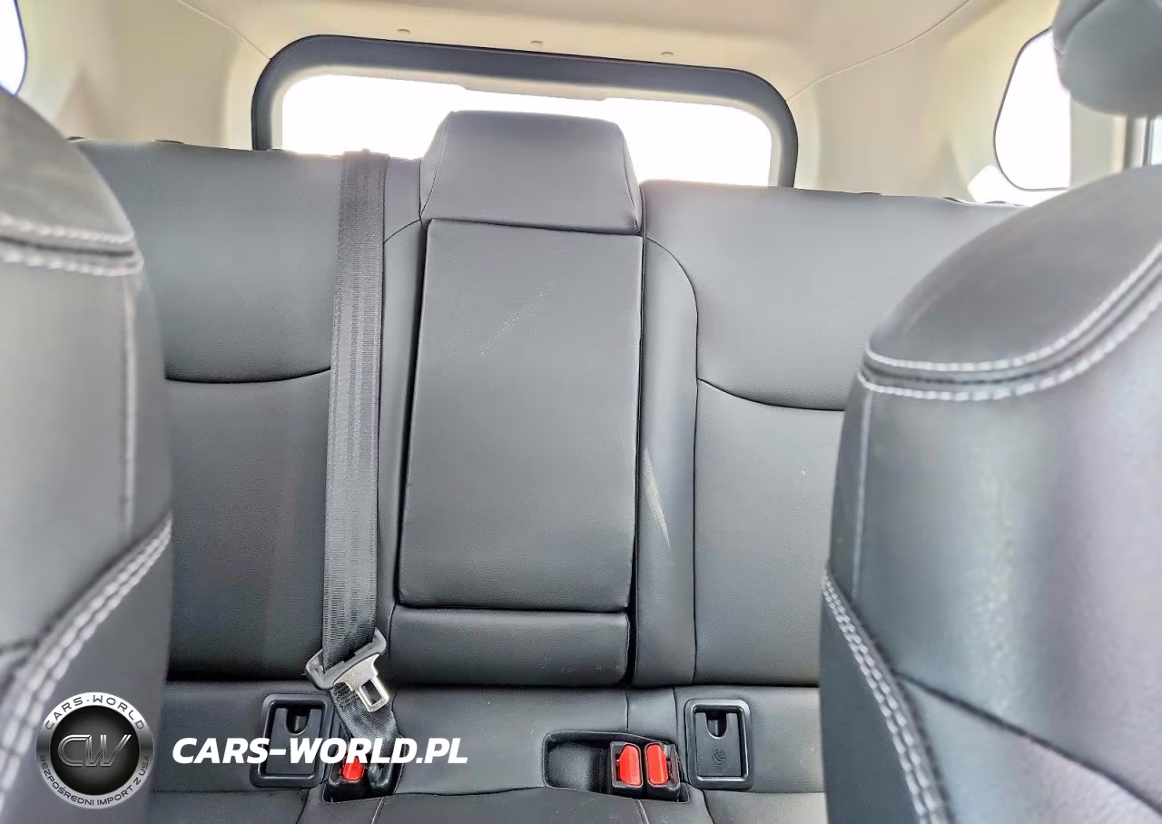 2025 Toyota Corolla Cross Xle VIN:7MUDAABG3SV134442 - 10